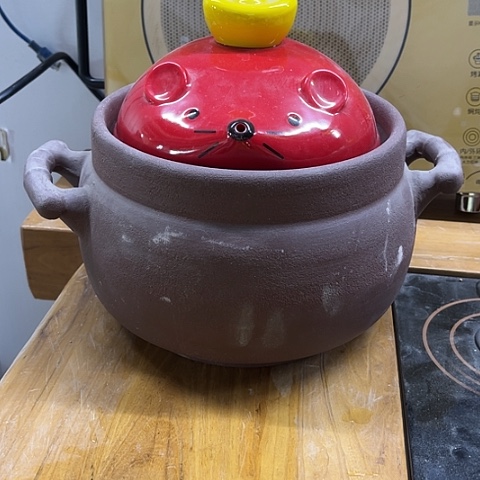 微瑕，明火，口径19高14，3L，带盖，把子有裂痕
