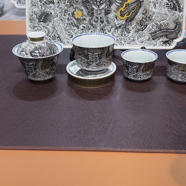 摆件景德镇陶瓷研究所工作的