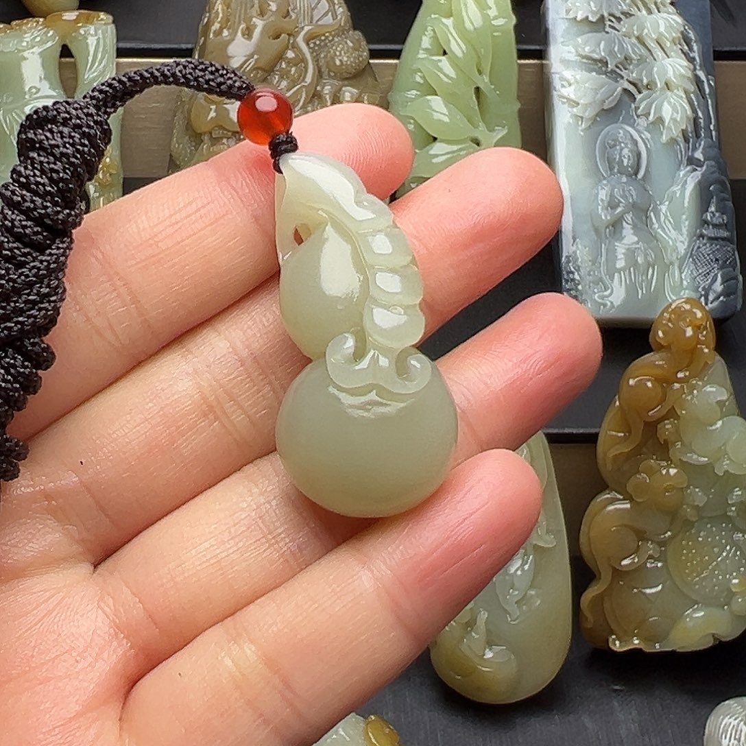 和田玉未镶嵌挂件