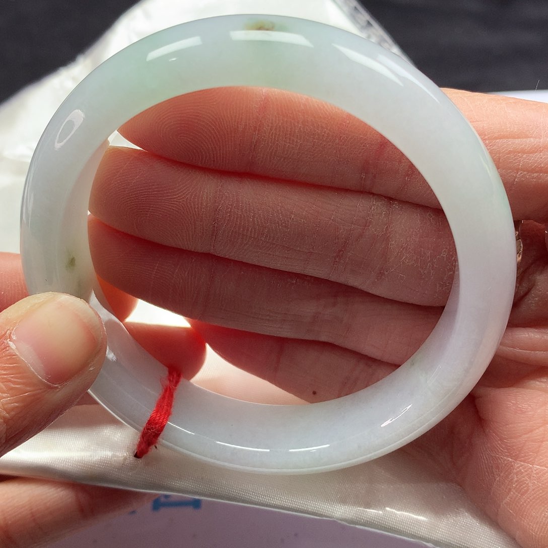 翡翠手镯未镶嵌58圈