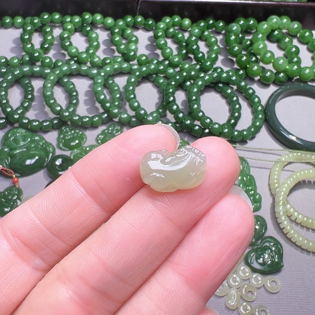 和田玉颈饰未镶嵌