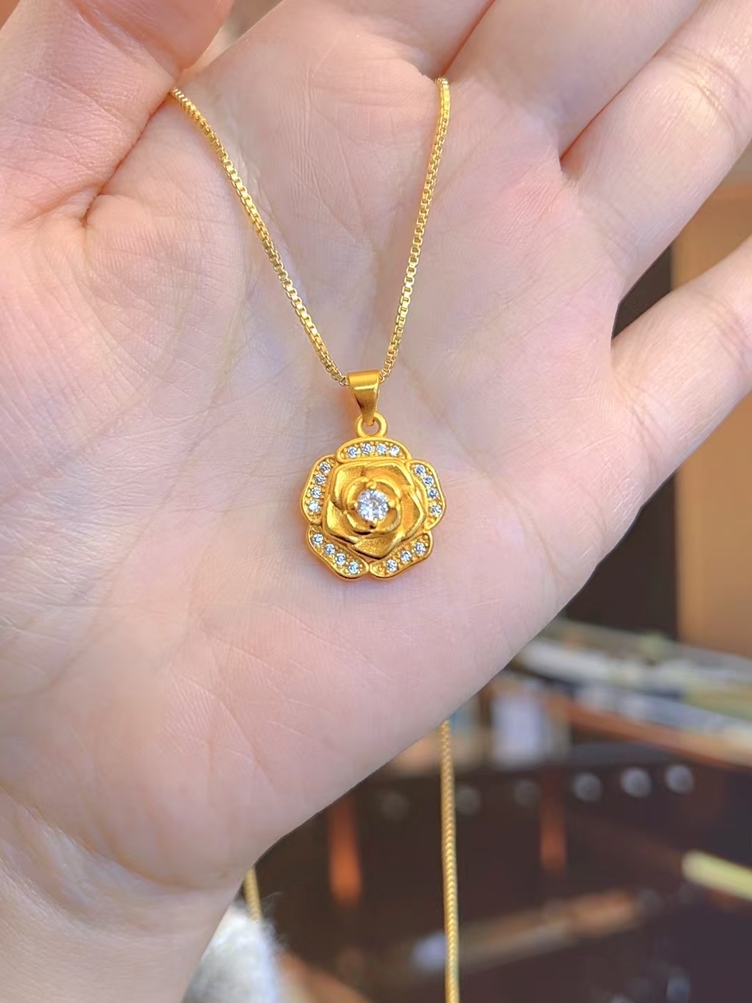 钛钢项链 玫瑰花轻奢项链  M扣