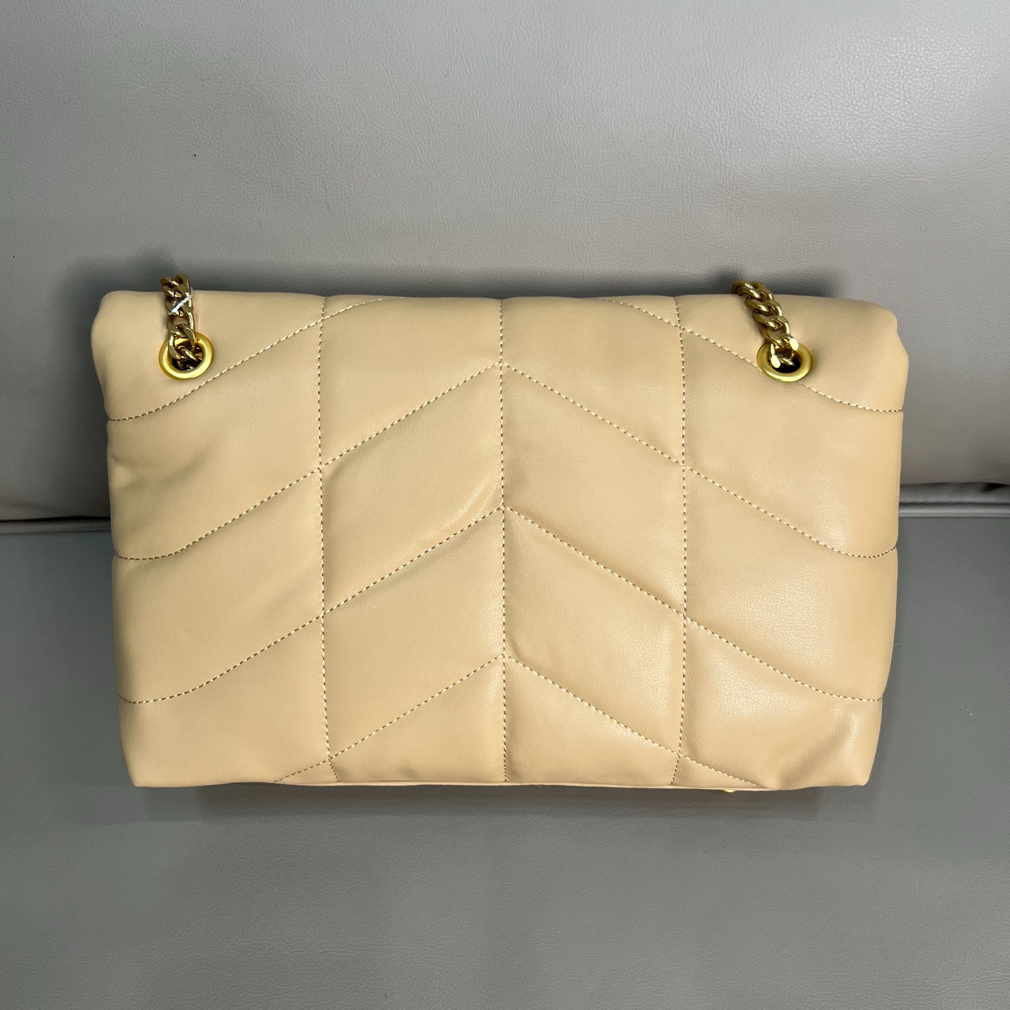 A190 新款真皮时尚通勤休闲百搭经典单肩斜挎包 奶茶色