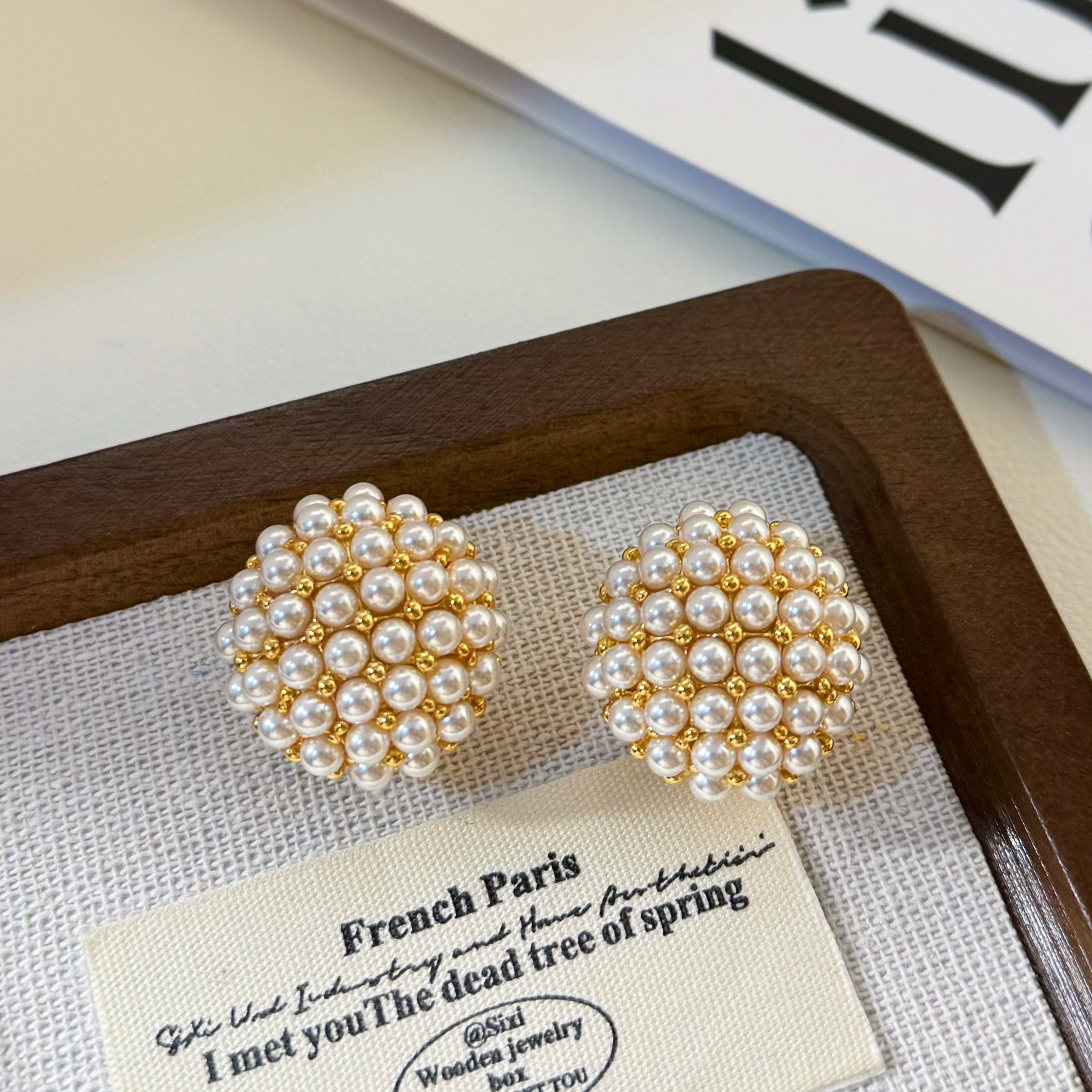 铜合金耳饰 法式港风小珠珠耳钉轻奢新款耳环高级感时尚耳饰r636