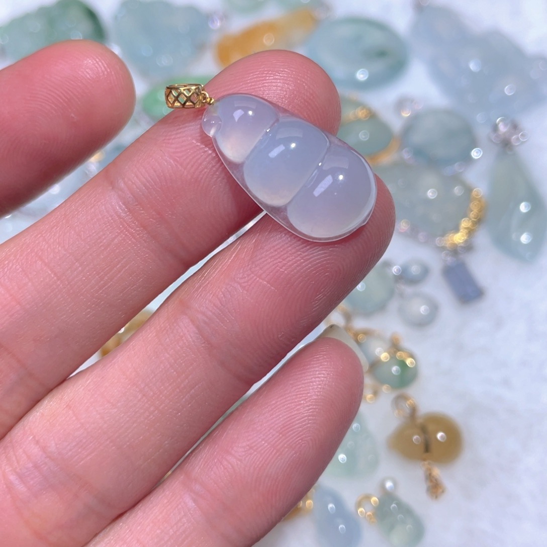 翡翠18K金镶嵌颈饰翡翠