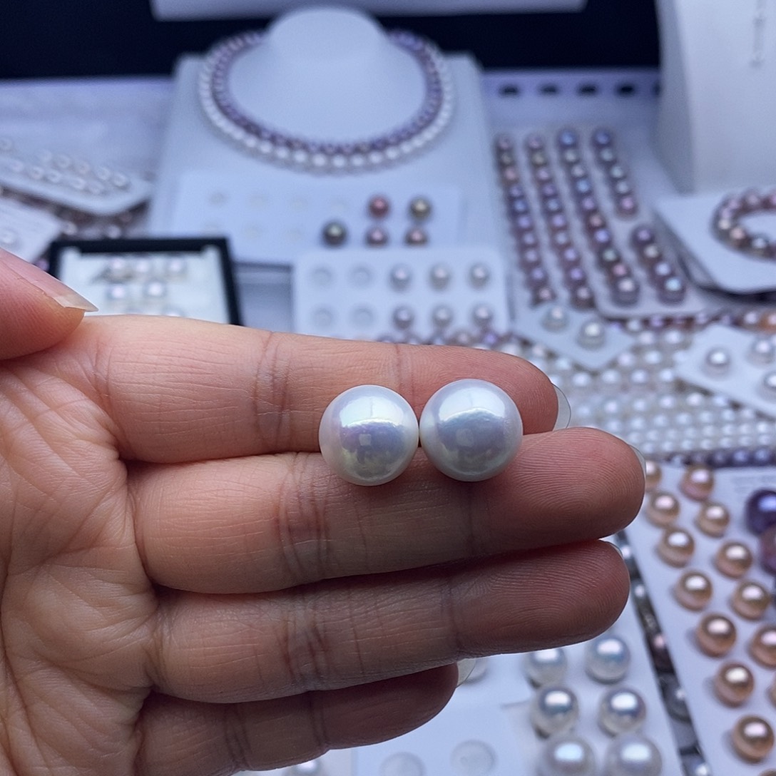 淡水珍珠银S925镶嵌耳饰13.7mm扁圆微瑕耳钉