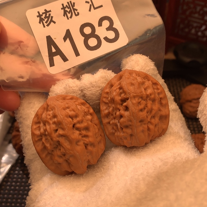 文玩核桃吊坠霸王37