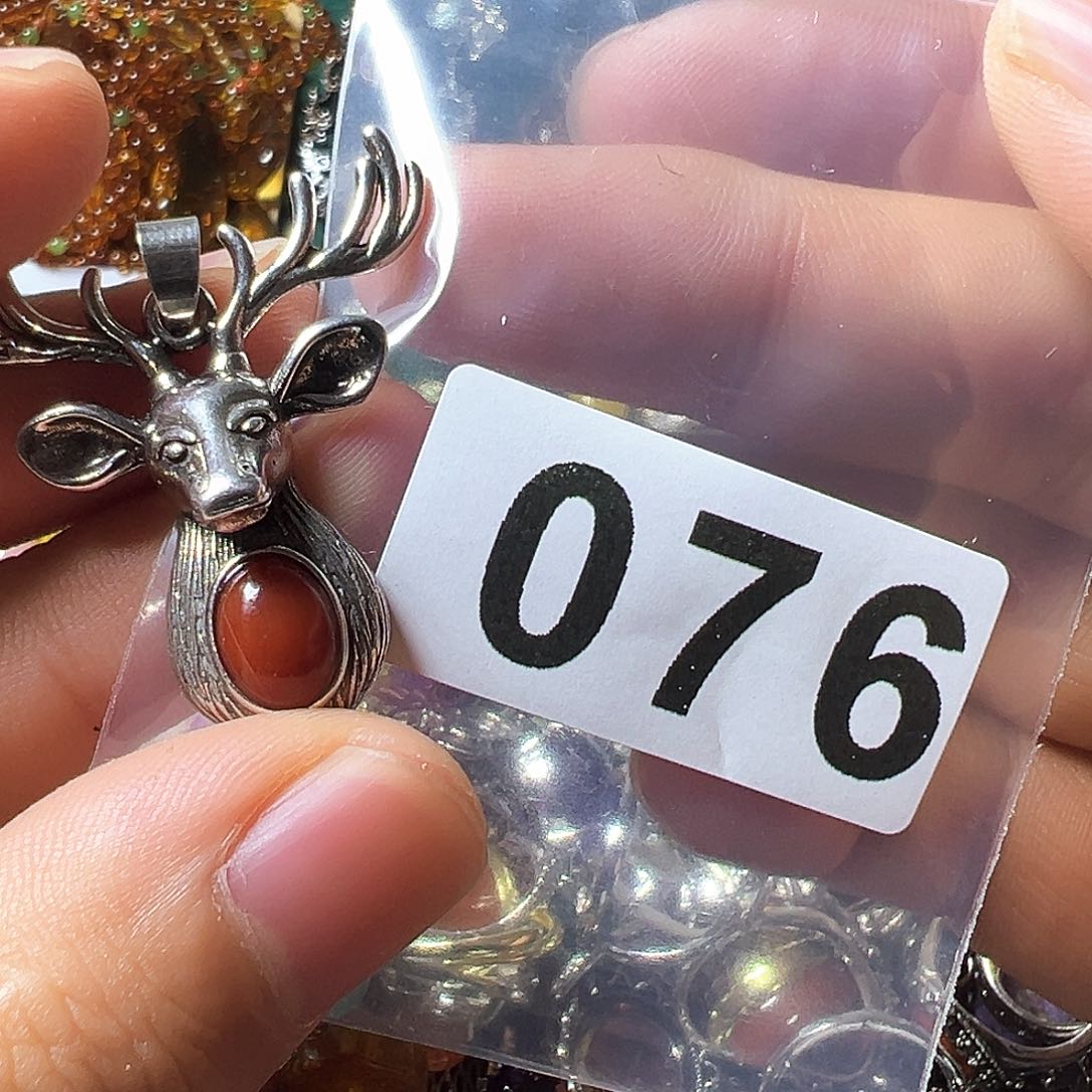 南红玛瑙颈饰未镶嵌