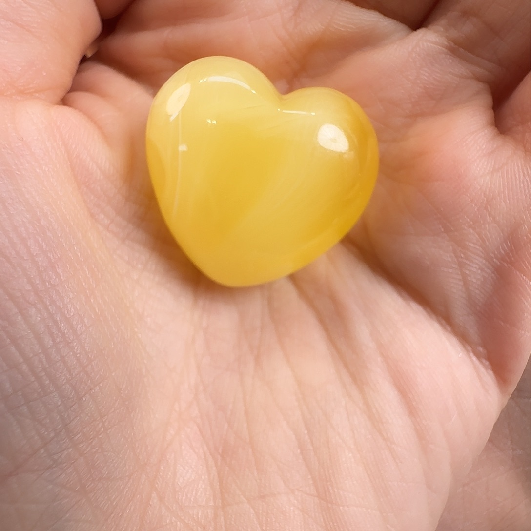 琥珀珠宝奇石未镶嵌番****果