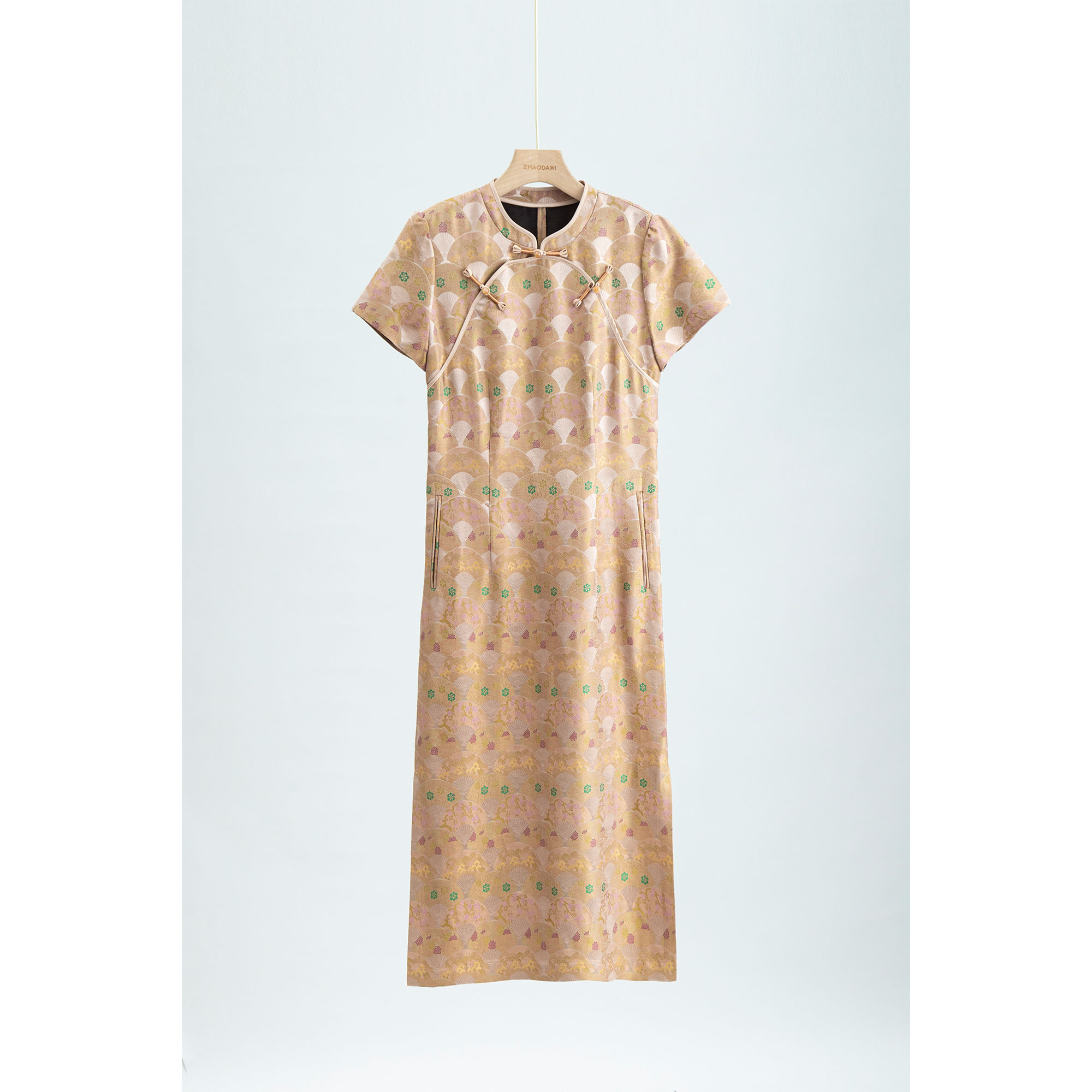 【赵大喜】现货！非遗“题折扇宋锦香云纱旗袍”新中式立领旗袍连衣裙