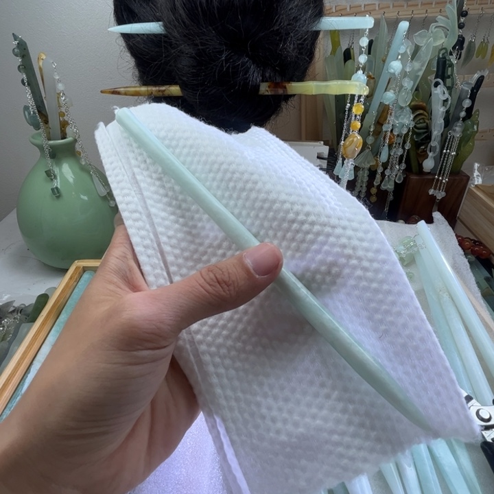 蛇纹石玉发饰未镶嵌伊*