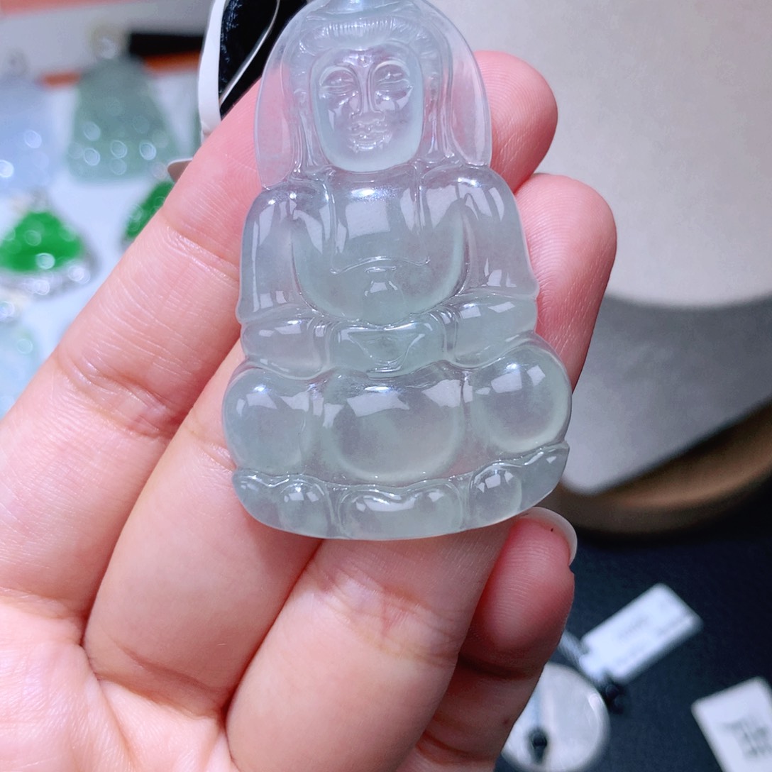 颈饰未镶嵌翡翠观音