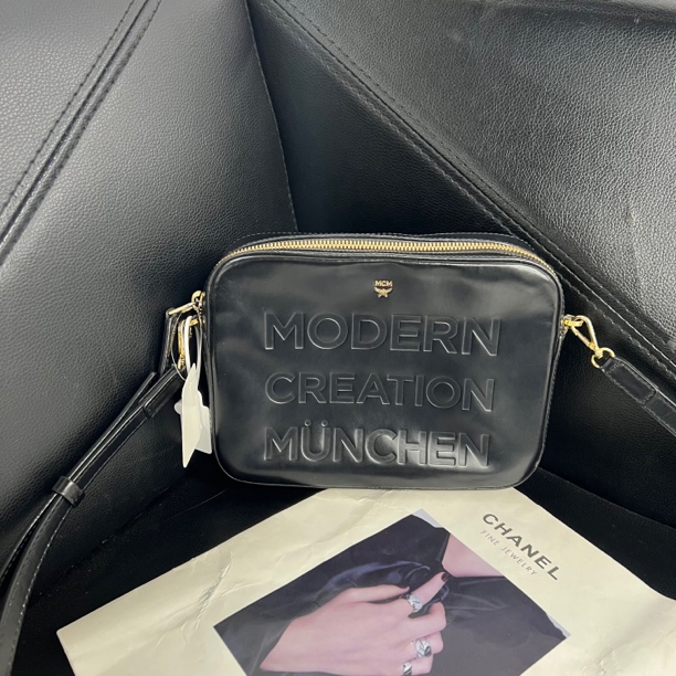 95新 MCM 捐金沉珠/相机包黑色单肩