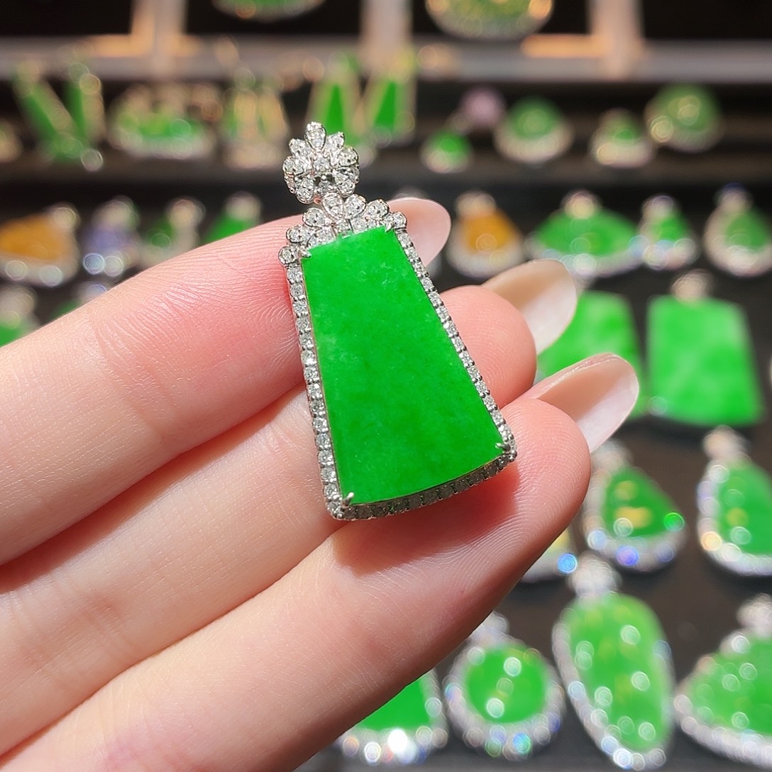 翡翠18K金镶嵌吊坠(不含链)93