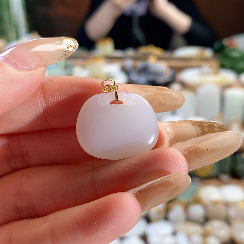 【闪购商品】和田玉吊坠18K金镶嵌