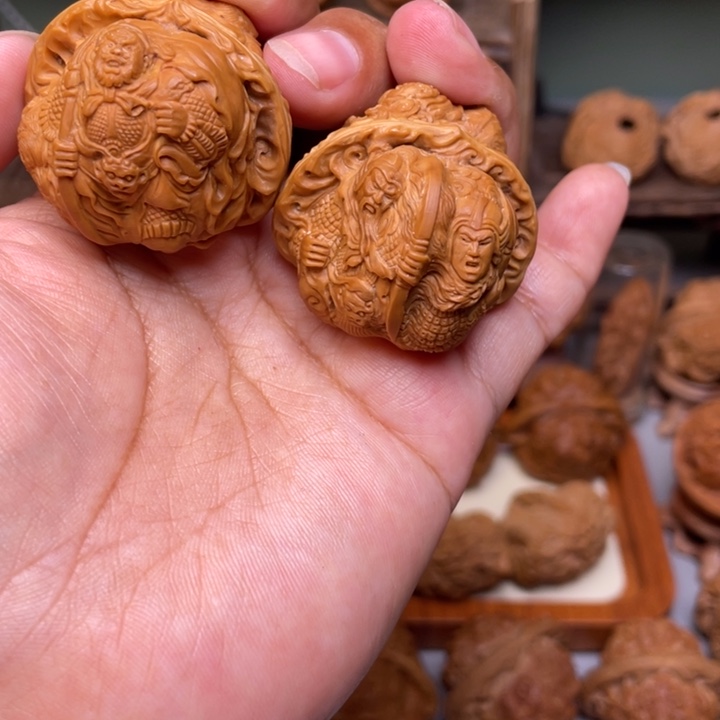 ?***生蛤蟆头雕刻的五虎上将