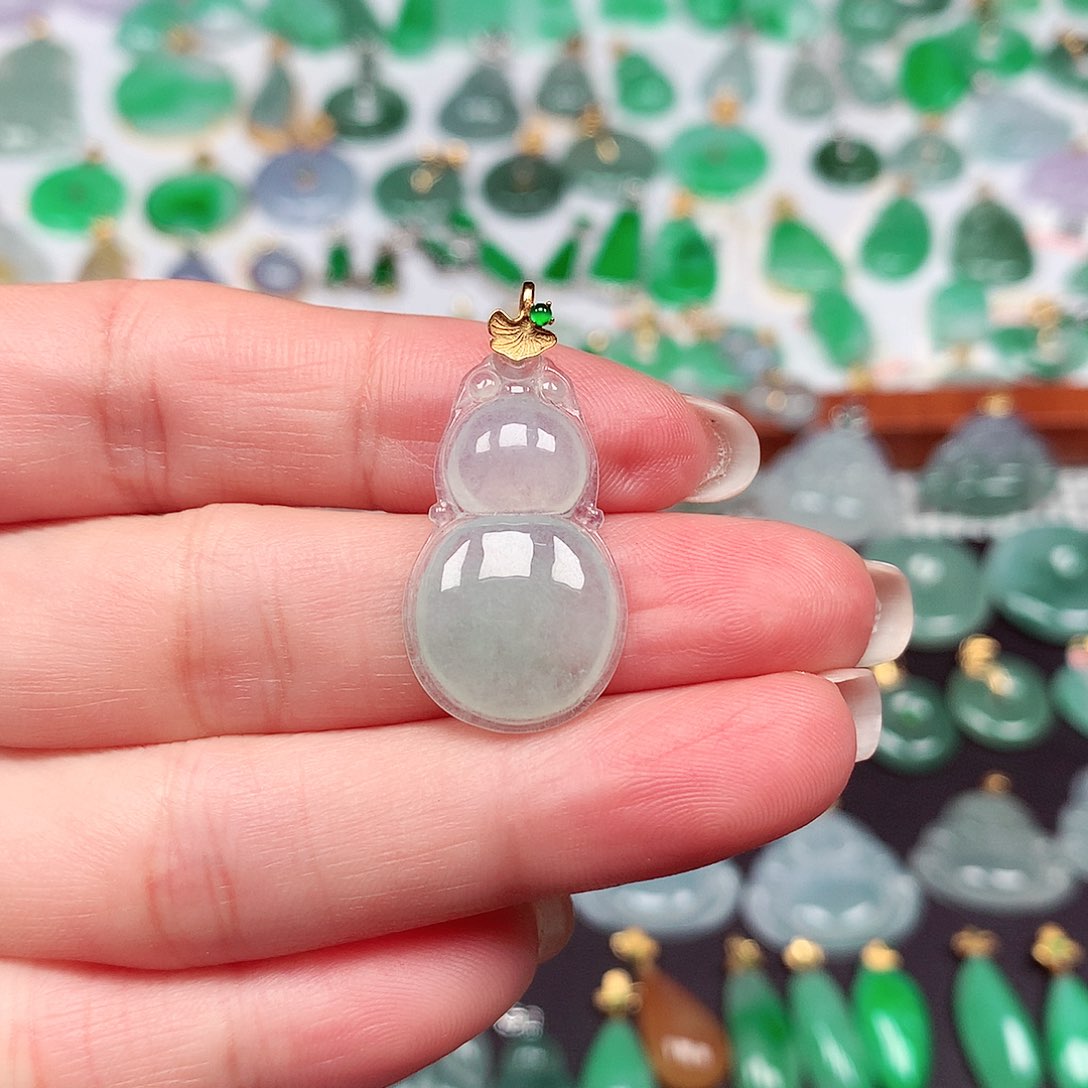 翡翠颈饰18K金镶嵌天然翡翠A货