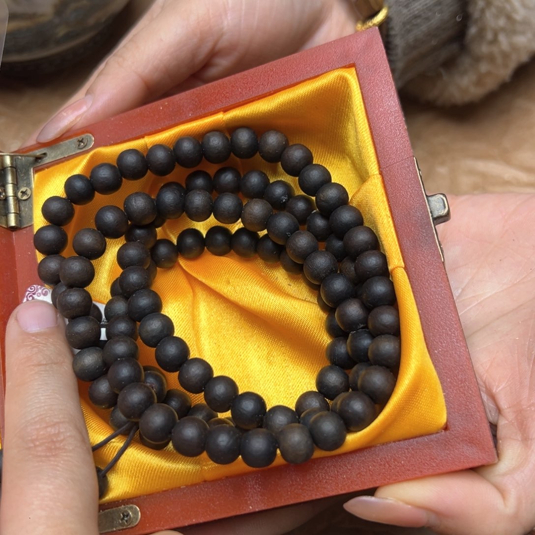 大叶紫檀（黑酸枝木类）