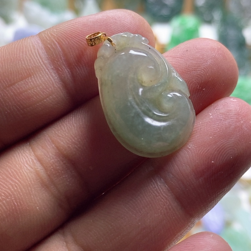 【闪购商品】翡翠未镶嵌颈饰如意