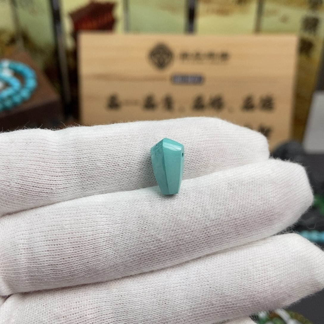 绿松石雕刻7.8未镶嵌