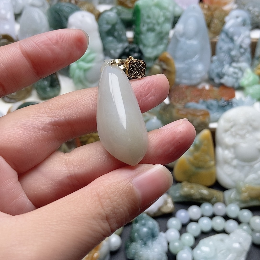 翡翠未镶嵌颈饰翡翠