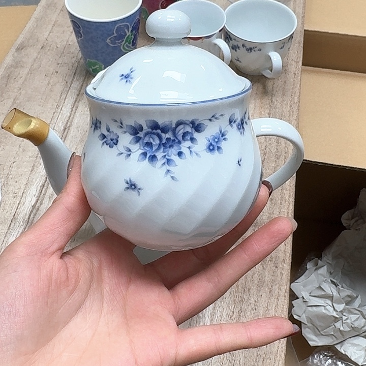 瓷片噗哈哈哈哈哈噗哈哈哈哈笑吐