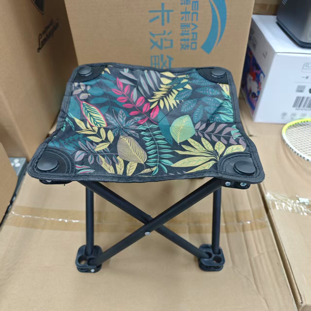 马扎凳户外露营椅随机