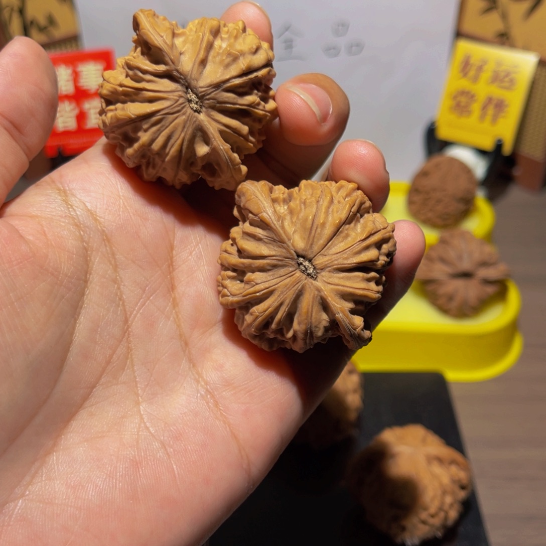 飞****桃核把件44全品正磨