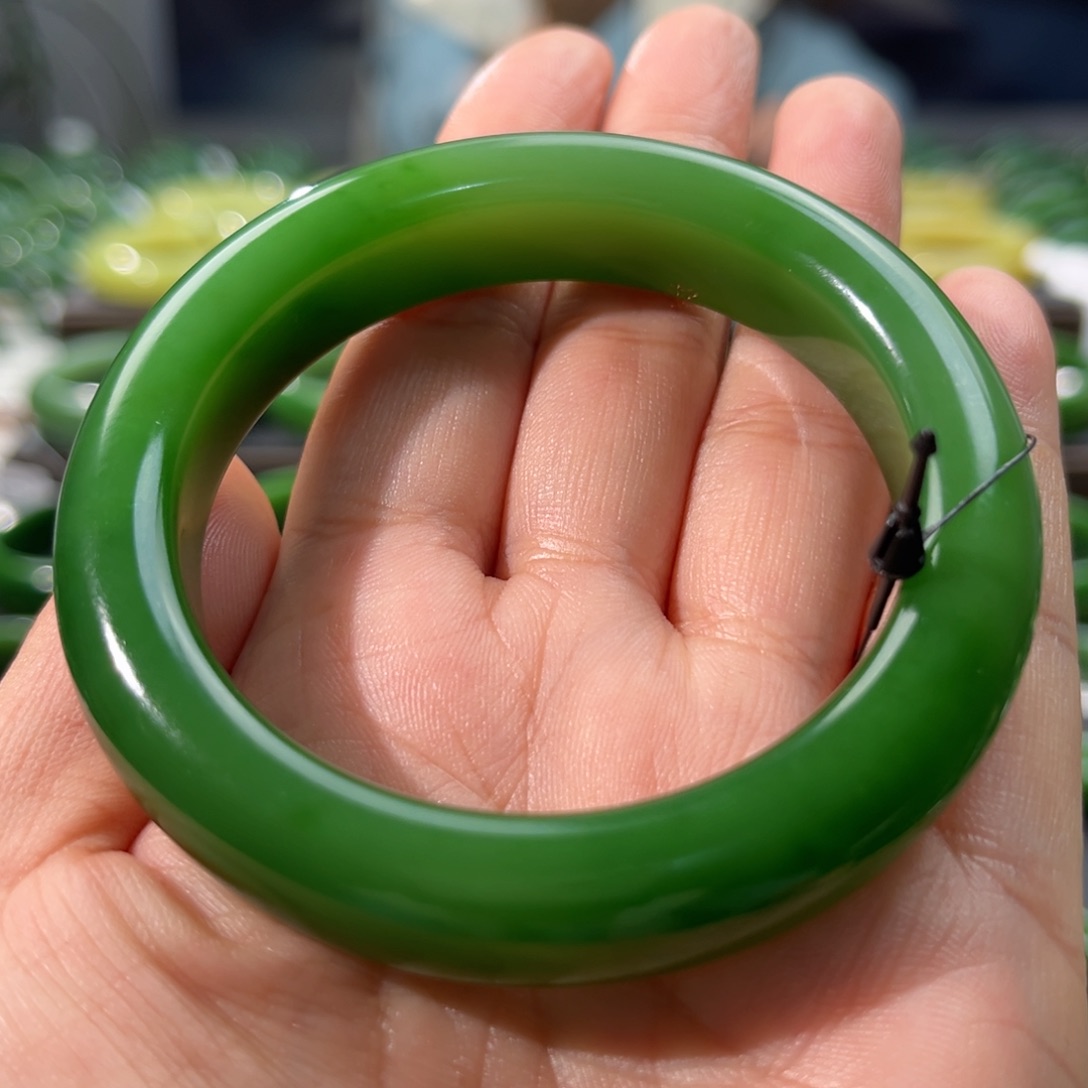 和田玉（碧玉）手镯未镶嵌z*朵