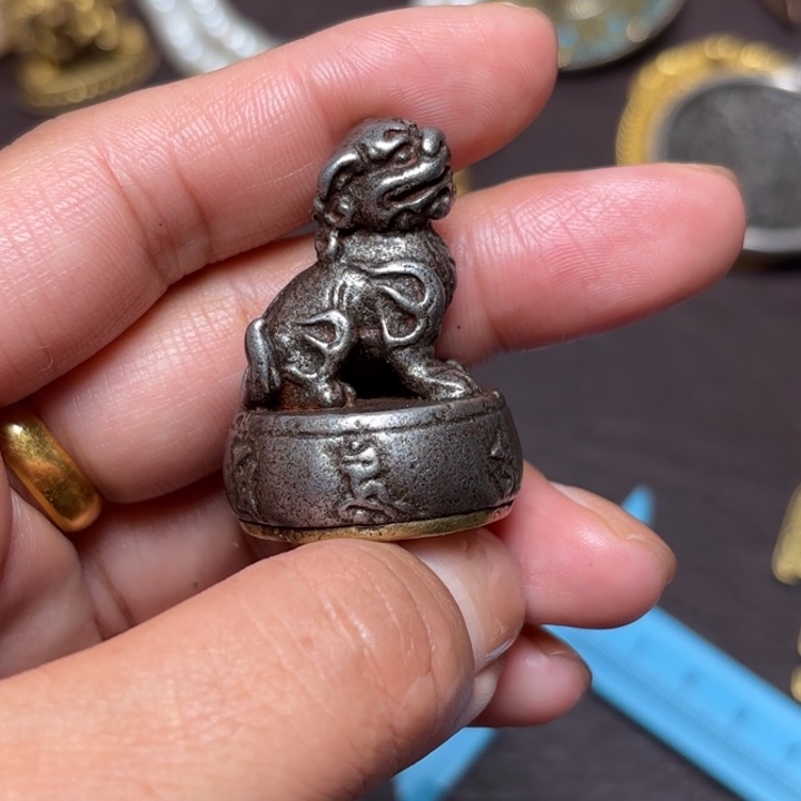 秦***子玻璃颈饰藏传喜马拉雅