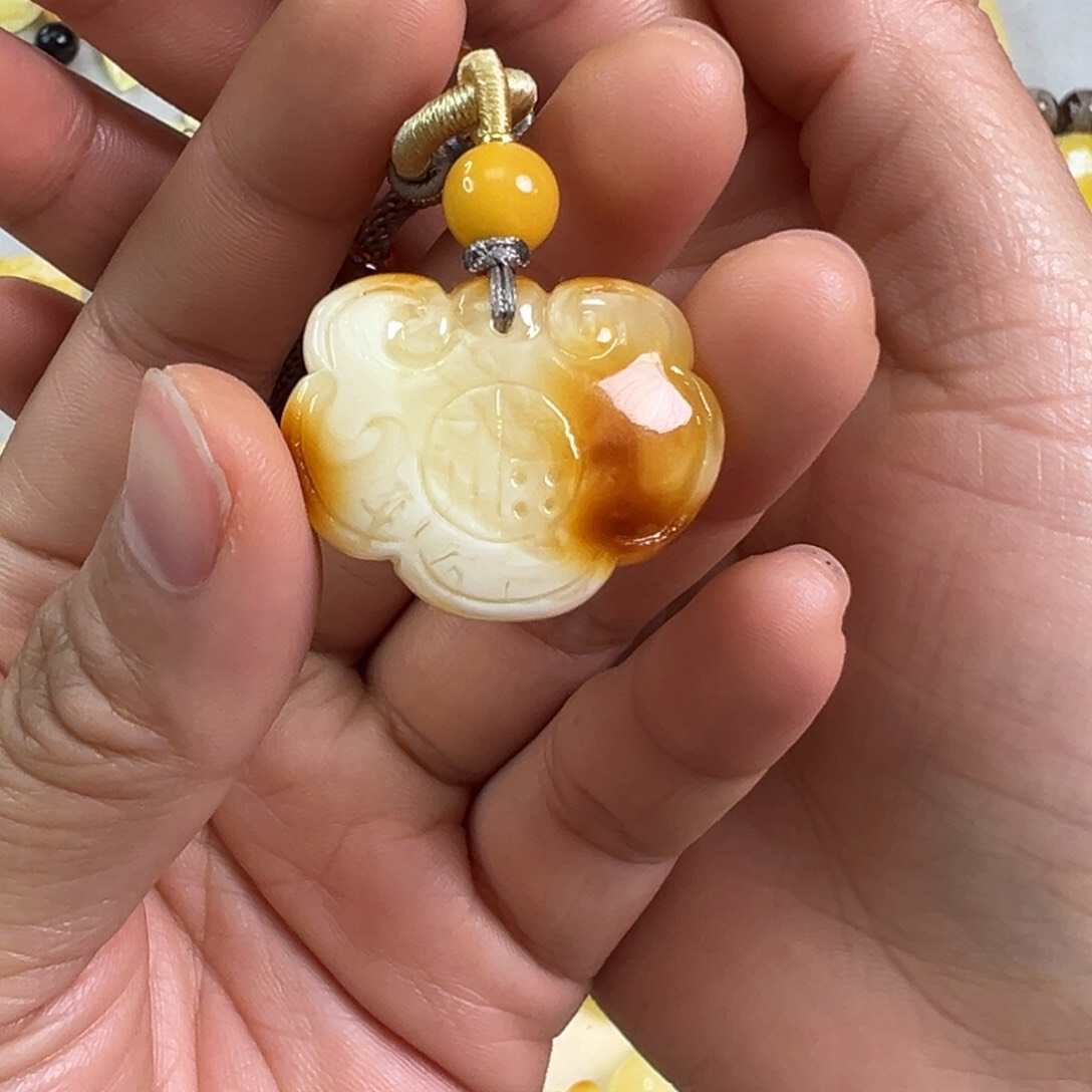 蜜蜡裸石未镶嵌蜜蜡