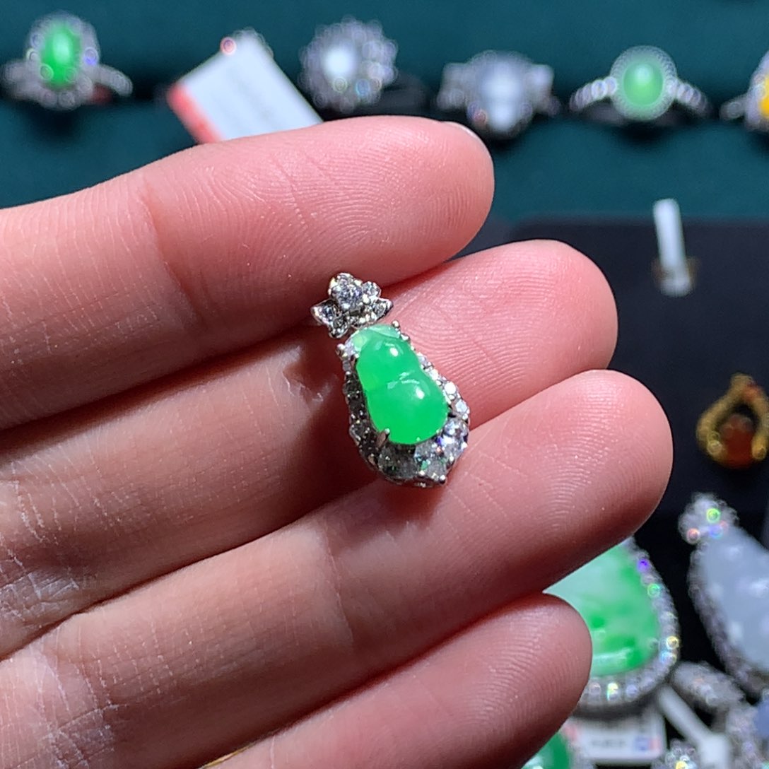 翡翠颈饰银S925镶嵌天然翡翠