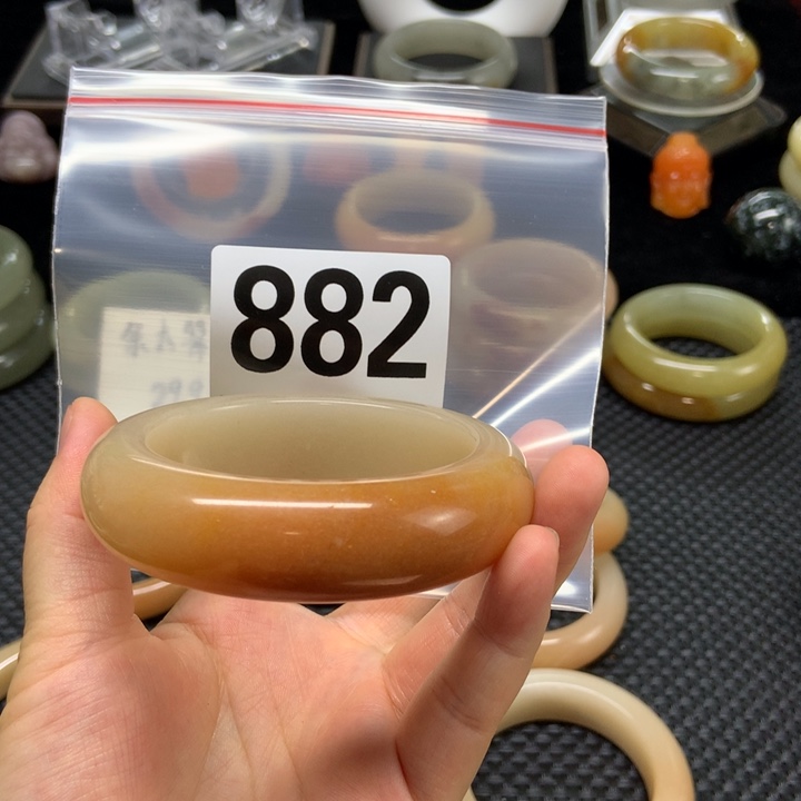 石英质玉手镯未镶嵌时*