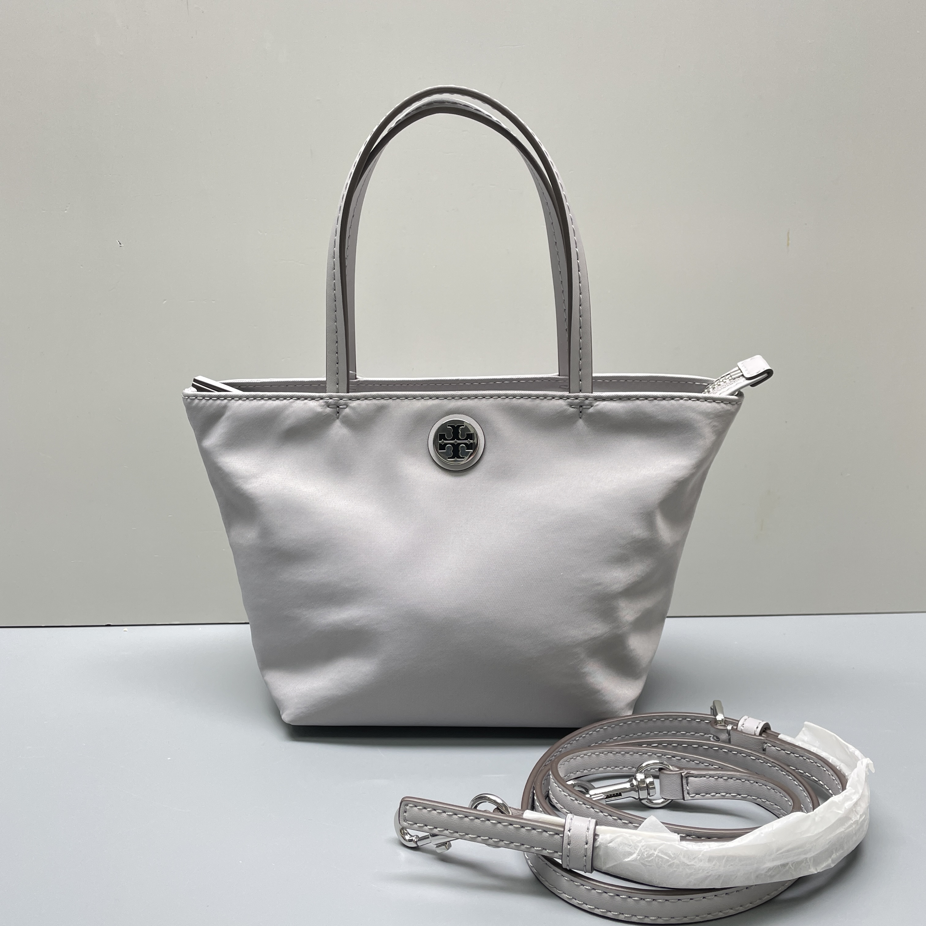 99新 TORY BURCH/汤丽柏琦 淡蓝色菜篮子包14*13*11cmME112512