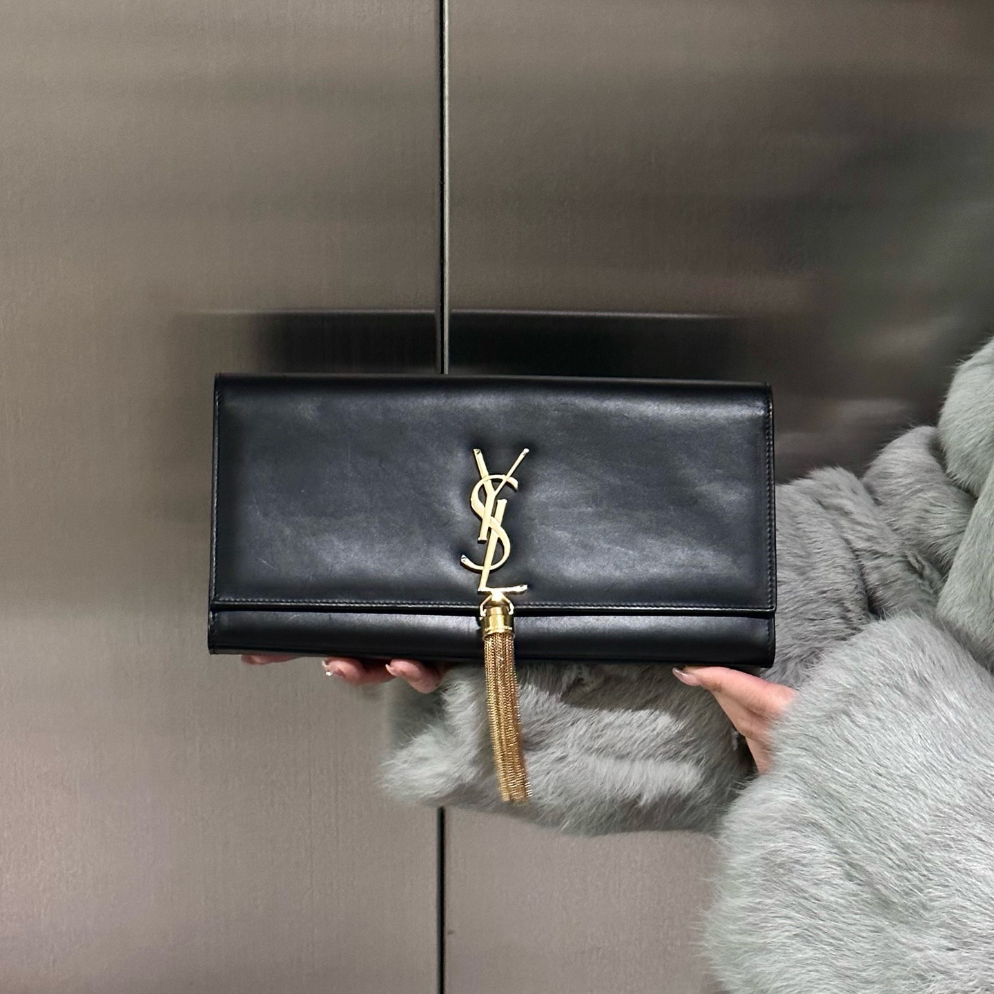 95新 YSL/圣罗兰 ysl 黑金流苏手拿包