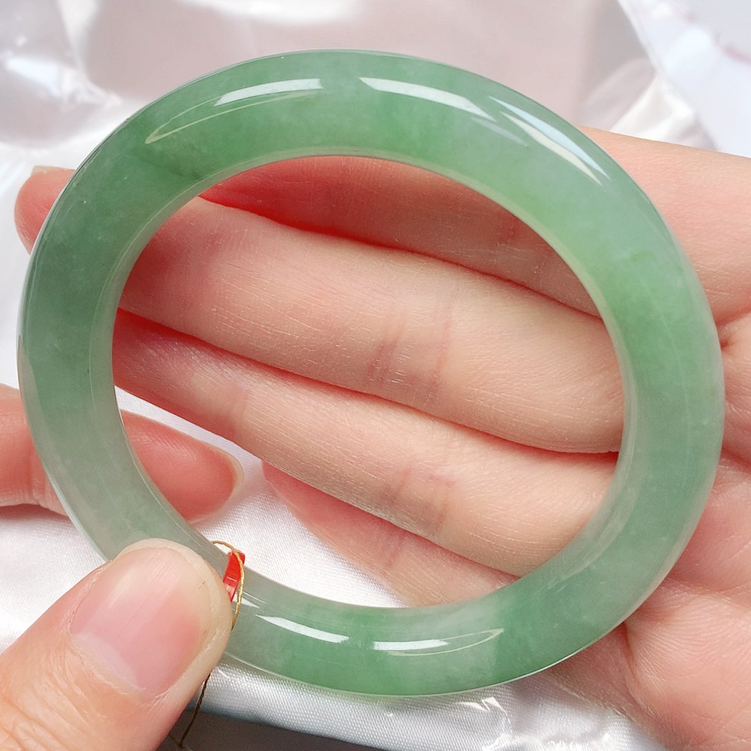 翡翠手镯未镶嵌抖音501