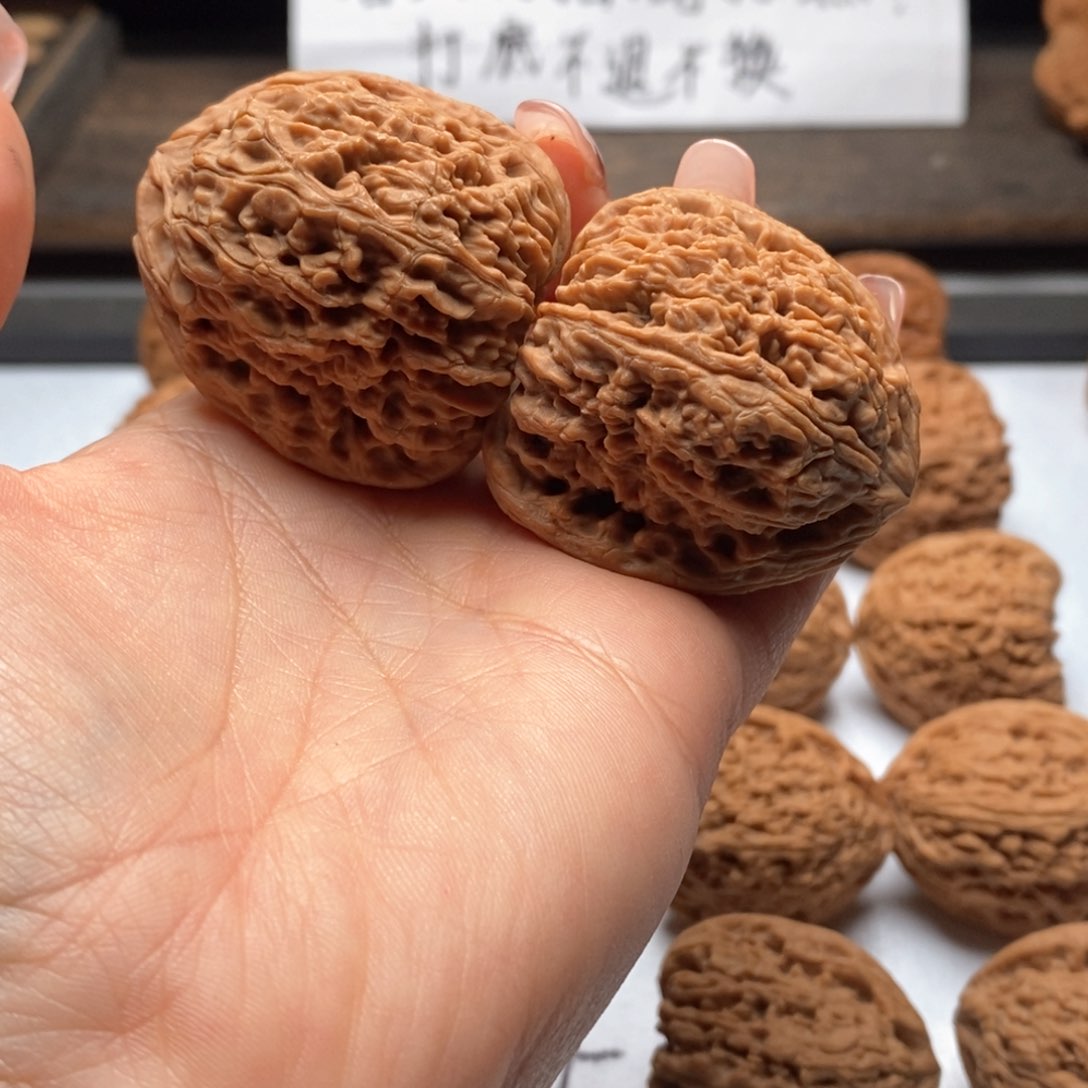 记****?40尺寸高三角南疆石 ， ，