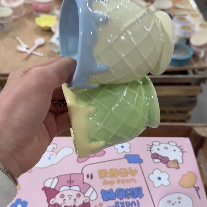 正版 釉下彩陶瓷工艺品