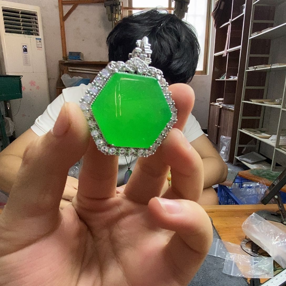 157 精品吊坠精美饰品