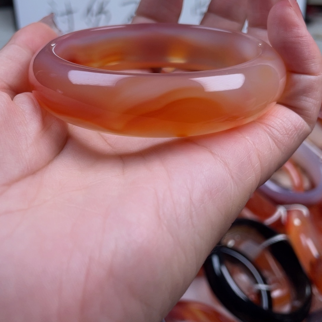 玛瑙/玉髓手镯未镶嵌