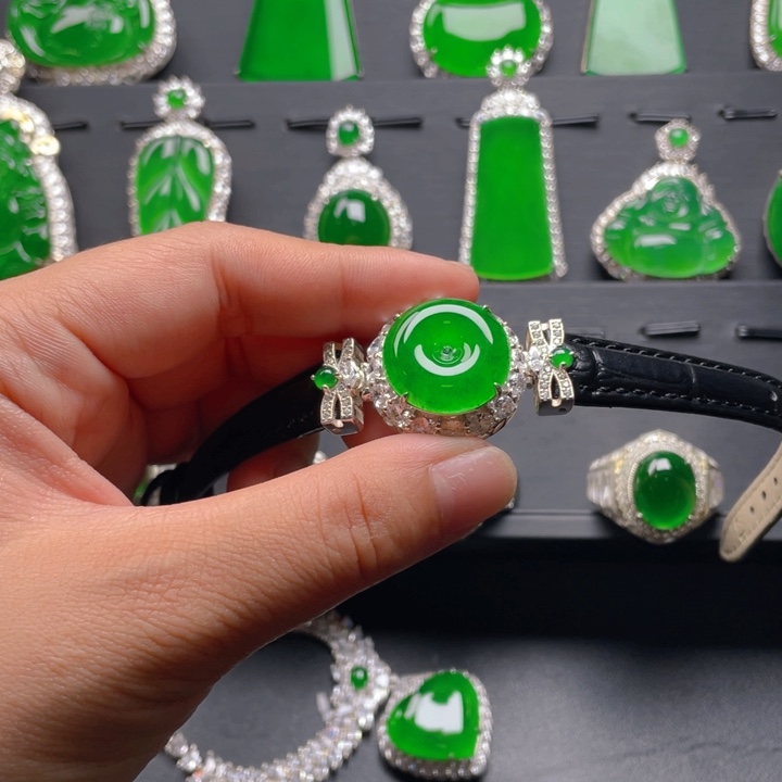 翡翠颈饰未镶嵌翡翠吊坠