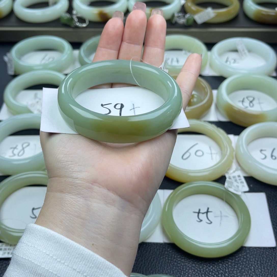 和田玉（糖玉）手镯未镶嵌