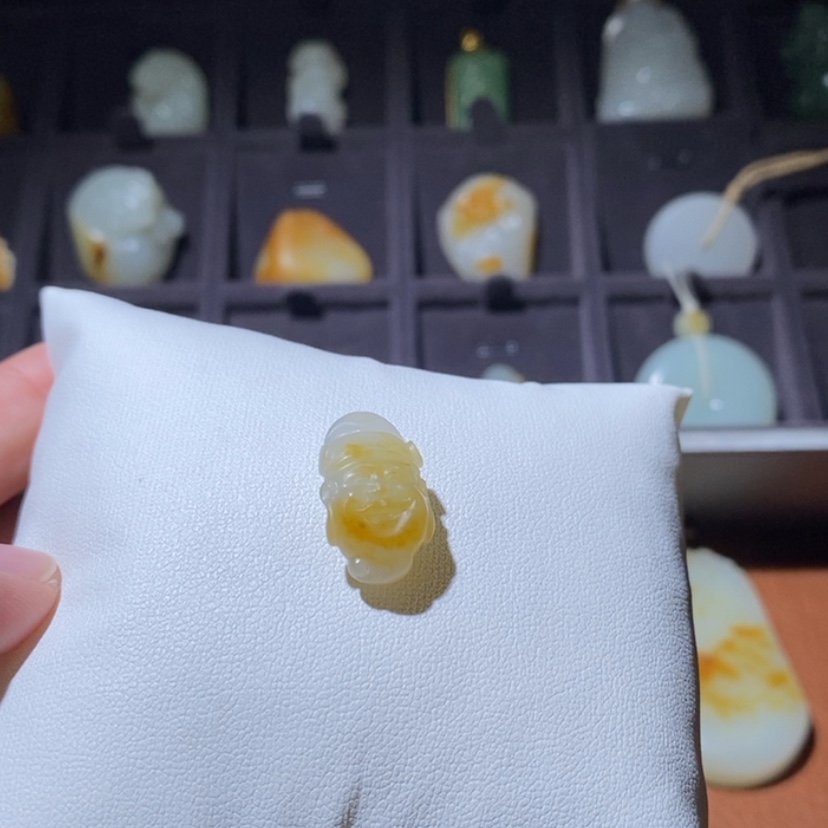 【闪购商品】吊坠(不含链)未镶嵌和田玉