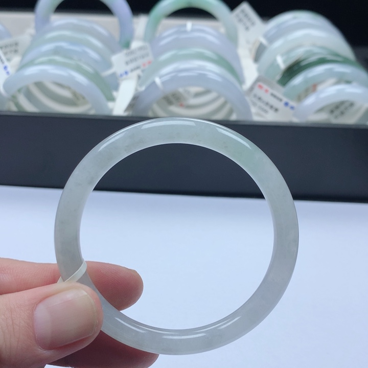 翡翠未镶嵌手镯54圈