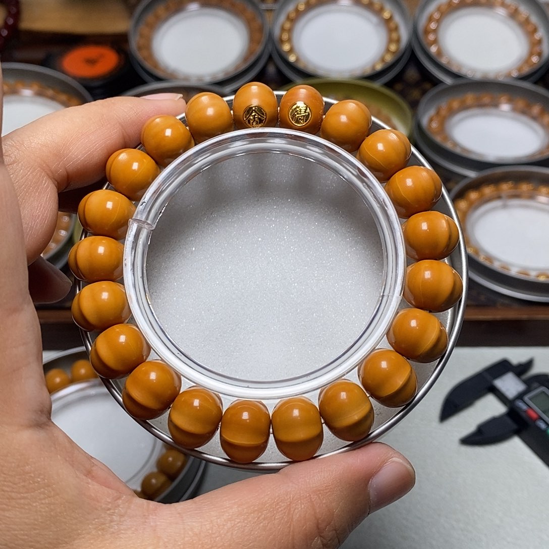 猴头核桃手串17号双标飞碟三花鲨鱼鳍13左右