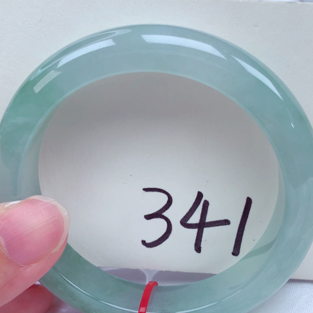 翡翠手镯未镶嵌翡翠