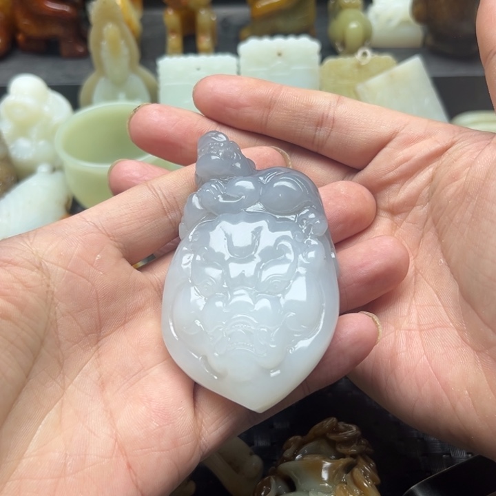 颈饰未镶嵌和田玉（糖玉）