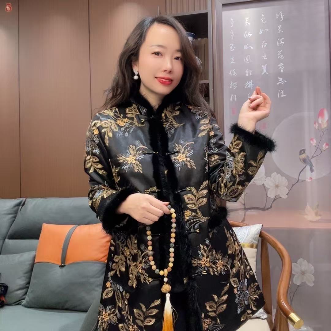 【佳佳】财源滚滚重工刺绣亮片貂毛中式复古棉服