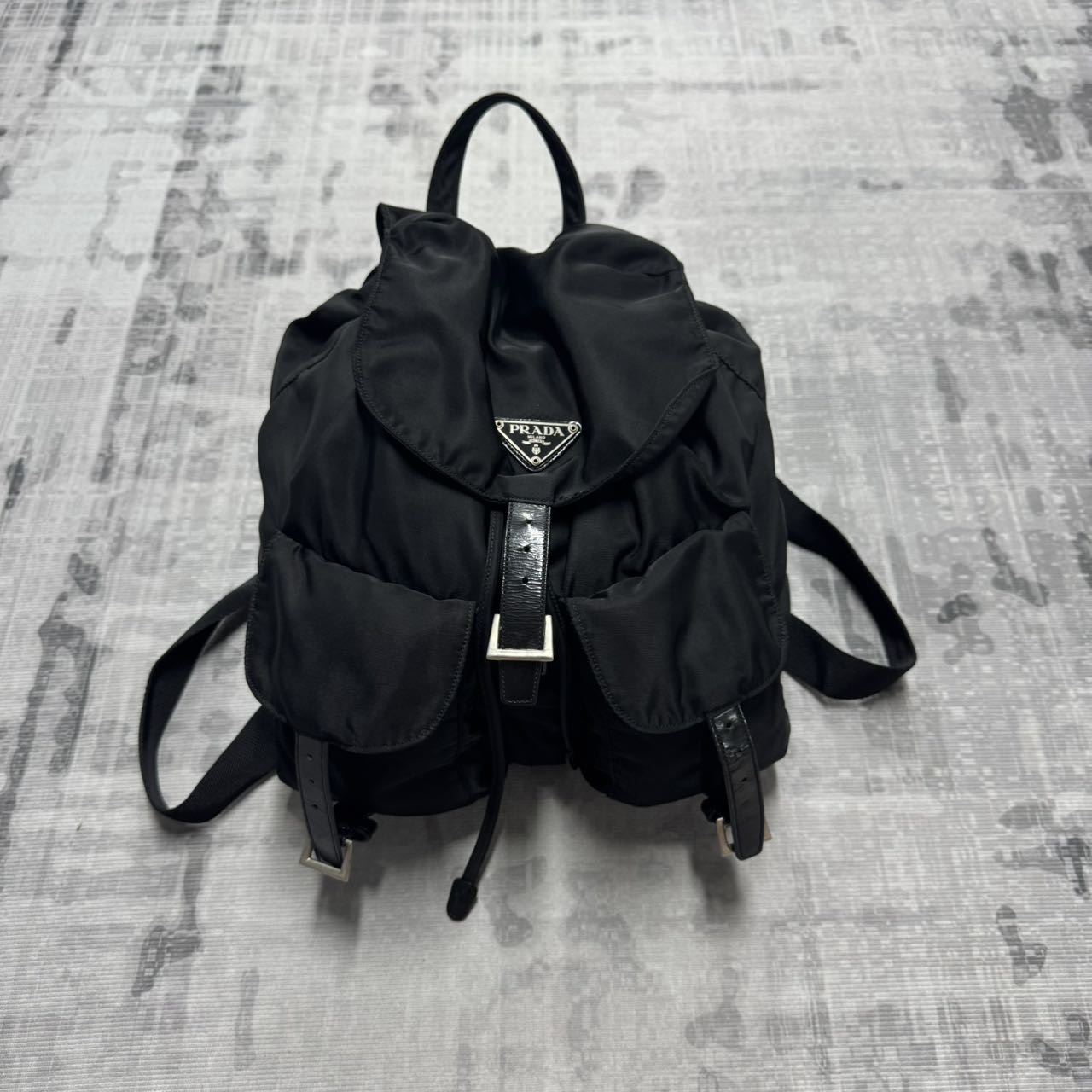 Prada/普拉达 双肩包 黑色中号双肩包 hz6704/2510