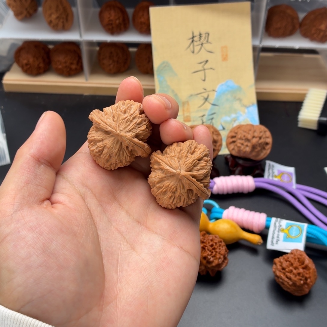 文玩核桃把件老款白狮子37/38/35